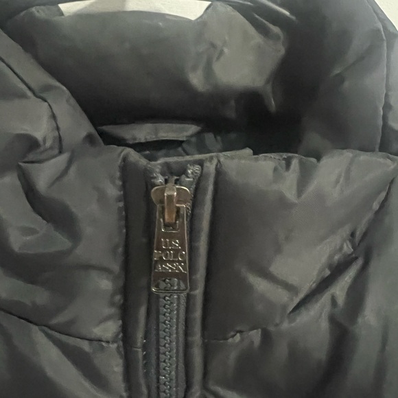 Men’s U.S. Polo Assn. Puffer Vest Size Large - Picture 4 of 7